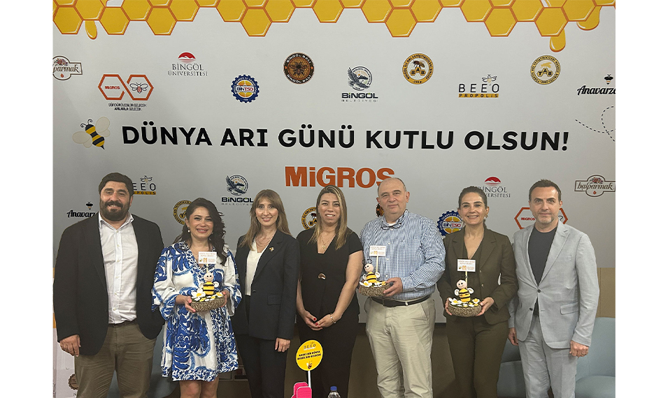 MİGROS DÜNYA ARI GÜNÜ'NDE  “SÜRDÜRÜLEBİLİR GELECEK ARILARLA GELECEK” KONULU KONFERANSA EV SAHİPLİĞİ YAPTI